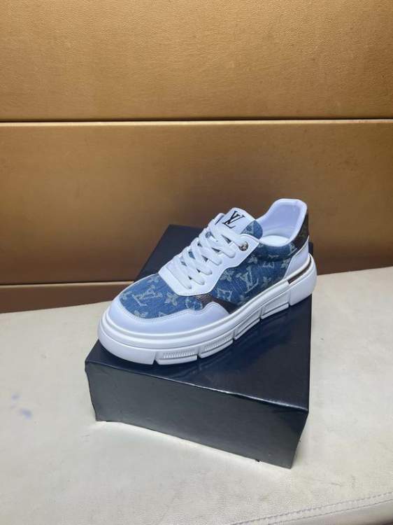 Picture of Louis Vuitton Shoes _SKULVsz38-44hnh081615684